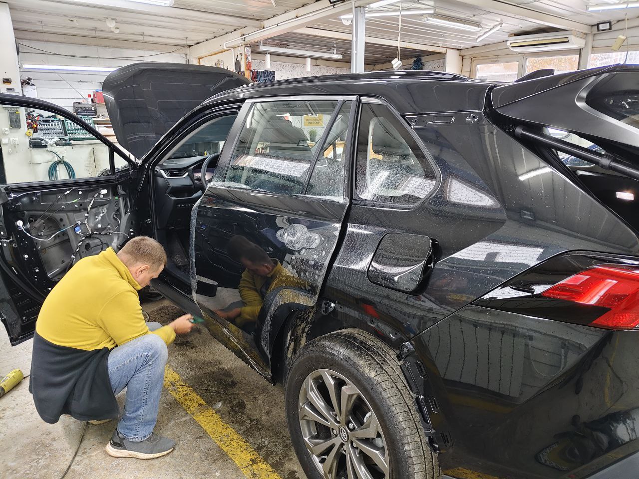 Понедельник — день защищенный: наш еженедельный отчет по оклейке